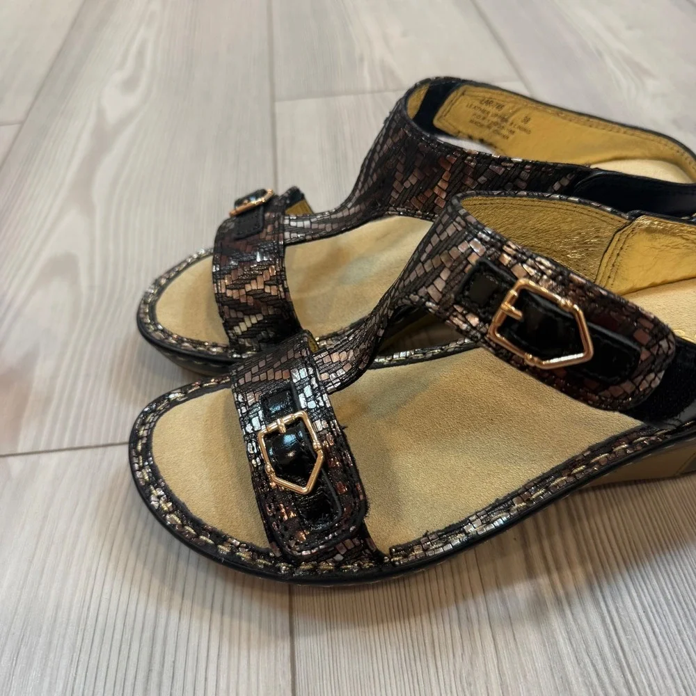Alegria Lara Shmancy Bronze Metallic Leather Wedge Sandals 38 US 8-8.5 NEW